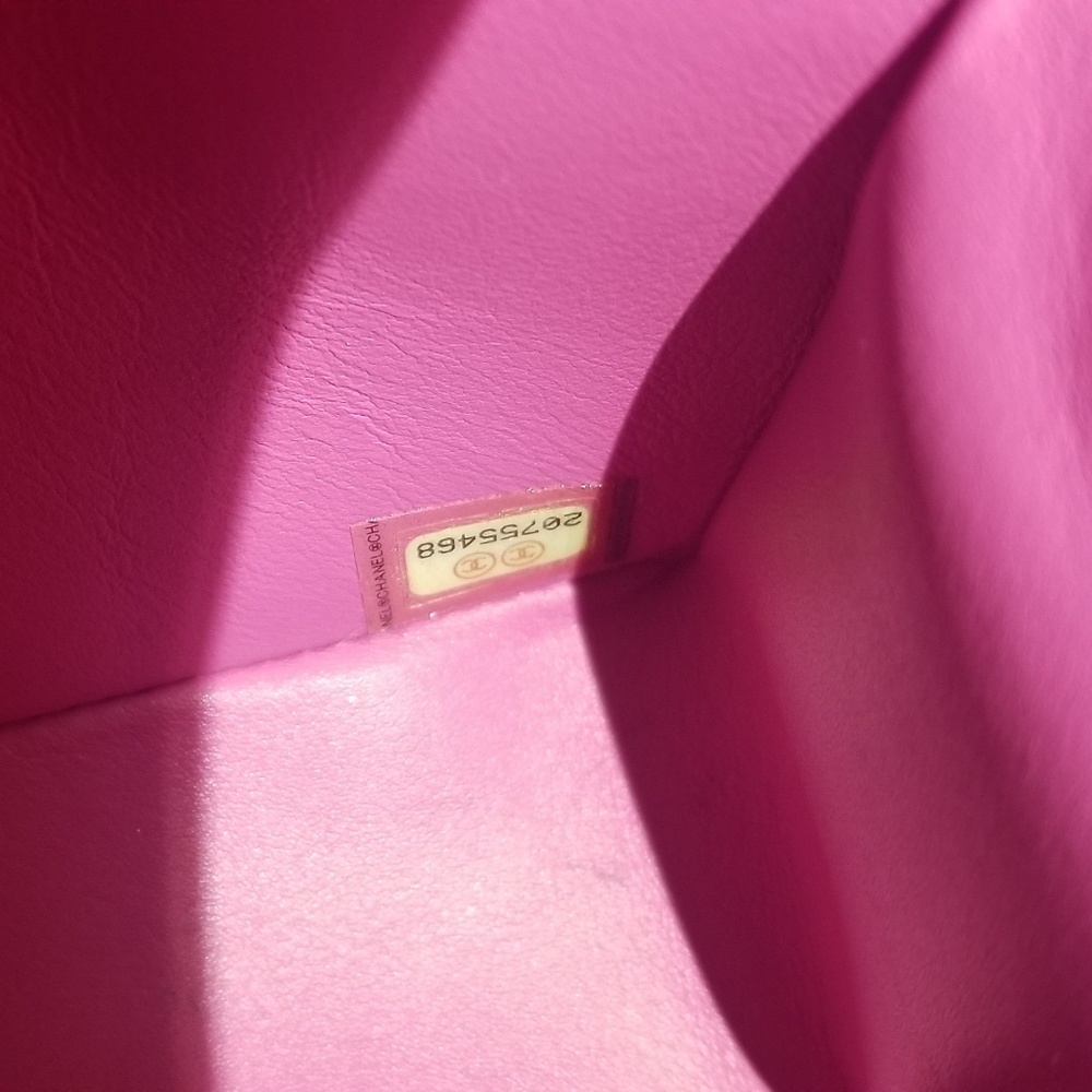 Rare & Authentic Chanel hot pink python handbag - Picture 6 of 8